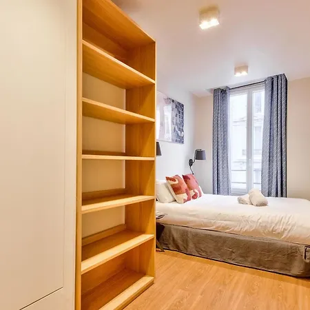 03 - Urban Formidable In Montorgueil *