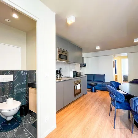 03 - Urban Formidable In Montorgueil *