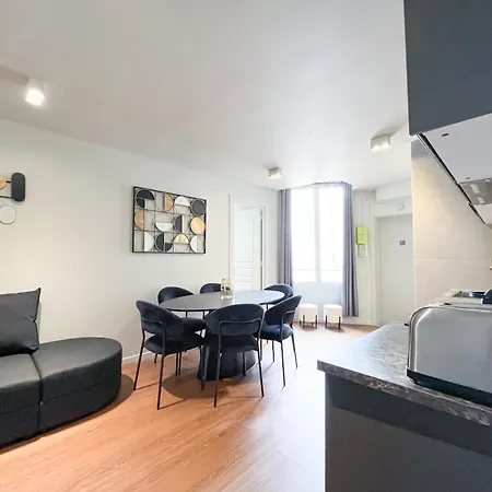 03 - Urban Formidable In Montorgueil