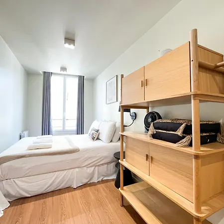 03 - Urban Formidable In Montorgueil